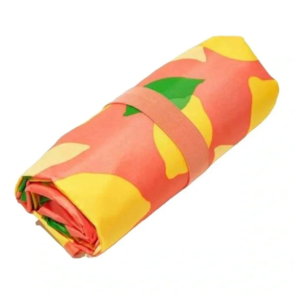 KATE SPADE new york picnic sheet, lemons, 100% polyester, 60”x54” NWT - Picture 6 of 15